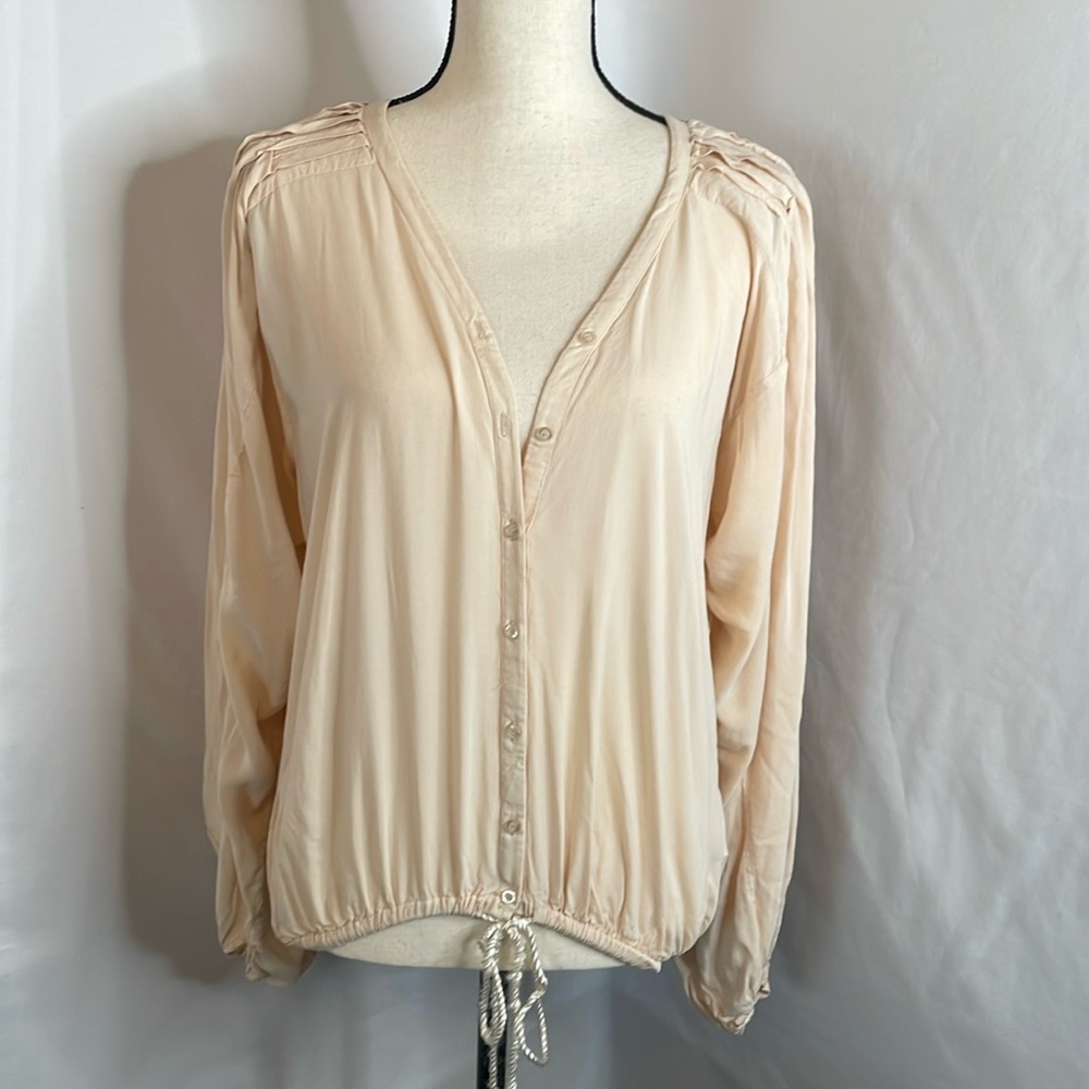H&M cream button up blouse balloon sleeves size 38 or 8 pleated details on back